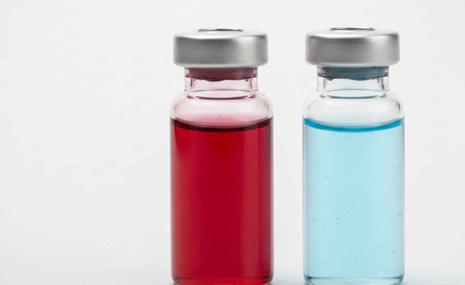Ruby-red gold nanoparticle dispersion induced by surface plasmon resonance.