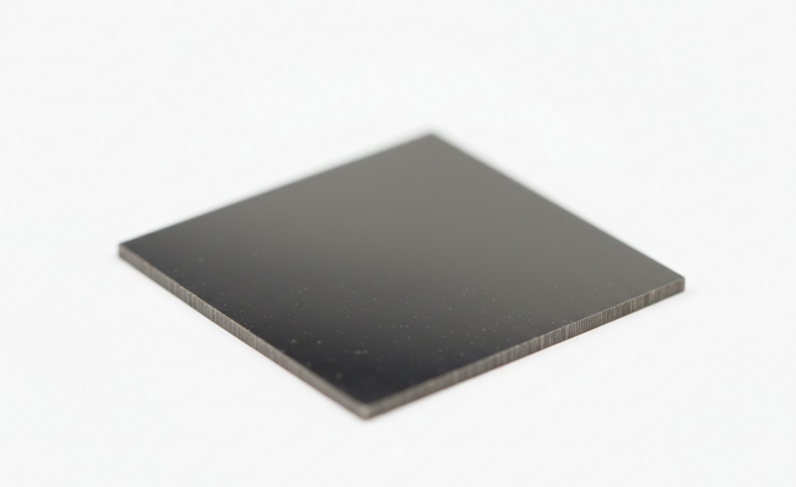 Square HOPG plate with mirror-like highly oriented surface.